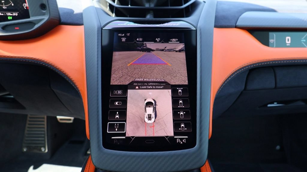Used 2024 Lamborghini Revuelto AWD/4WD image 30