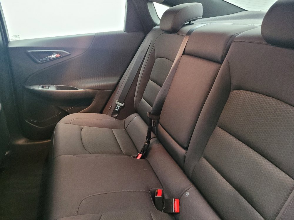 Used 2017 Chevrolet Malibu LT image 18