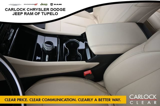 Used 2023 Jeep Grand Cherokee Limited AWD/4WD image 20