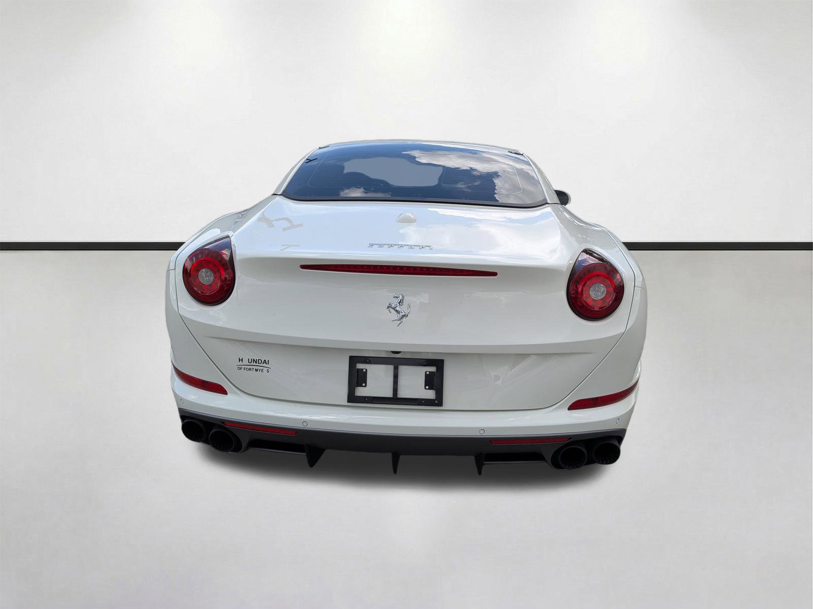 Used 2017 Ferrari California T image 5