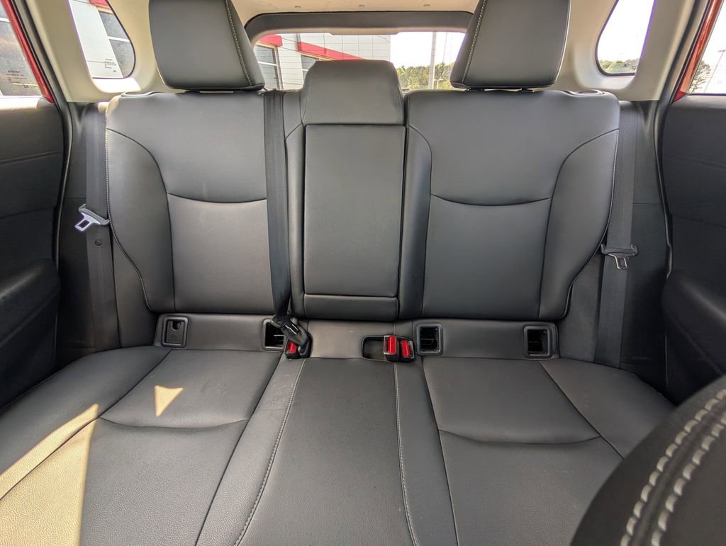 Used 2022 Toyota Corolla Cross XLE w/ Convenience Package FWD image 25