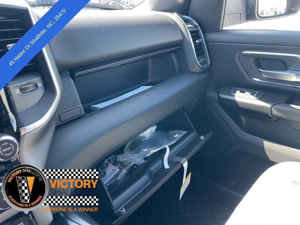 New 2026 RAM 1500 4x4 Crew Cab image 36