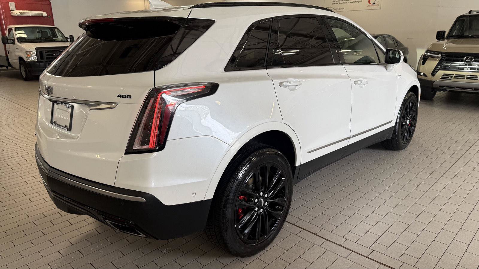 Used 2023 Cadillac XT5 Sportv w/ Technology Package AWD/4WD image 7