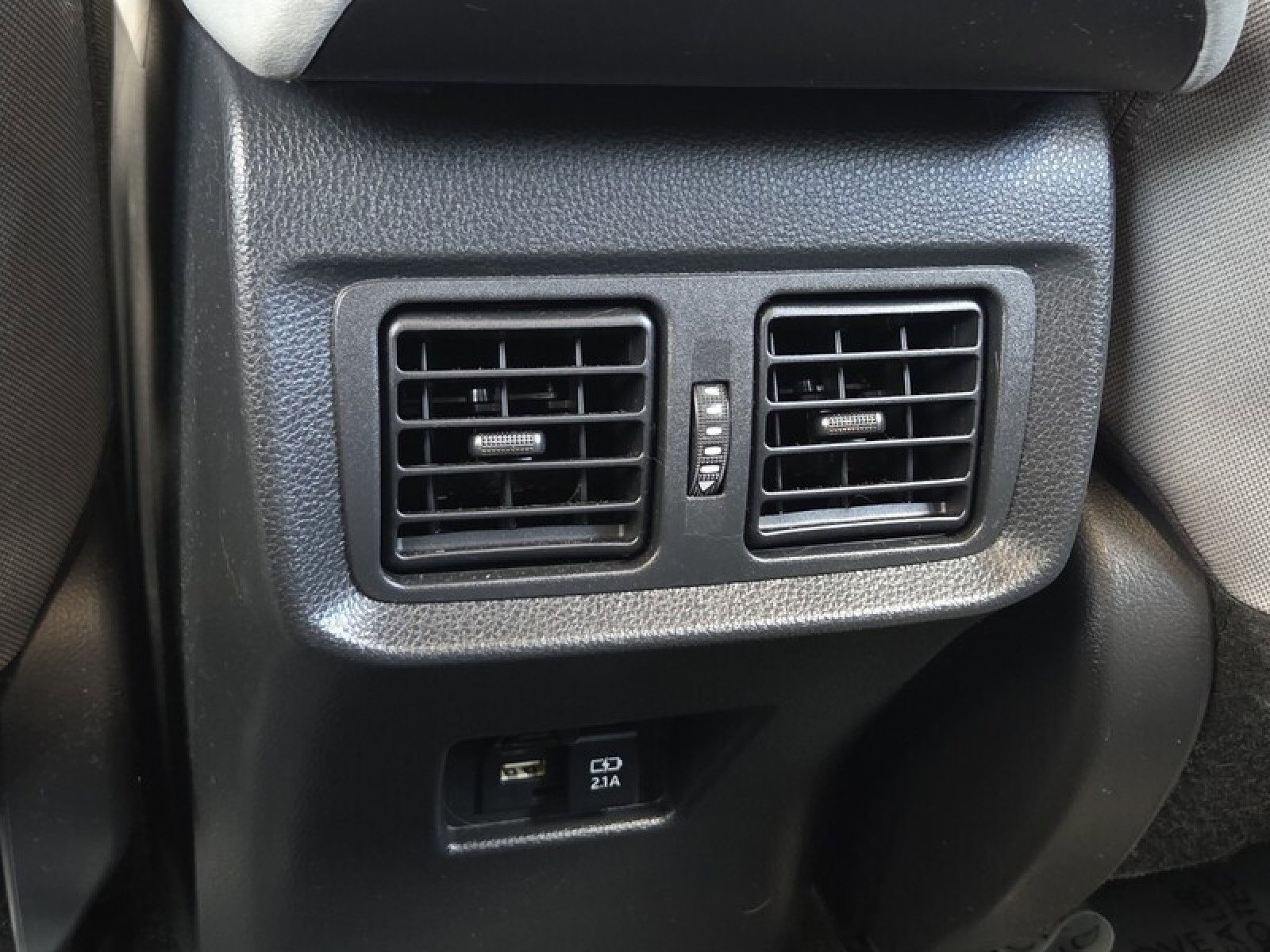 Used 2021 Toyota Venza LE w/ Carpet Mat Package (TMS) AWD/4WD image 15