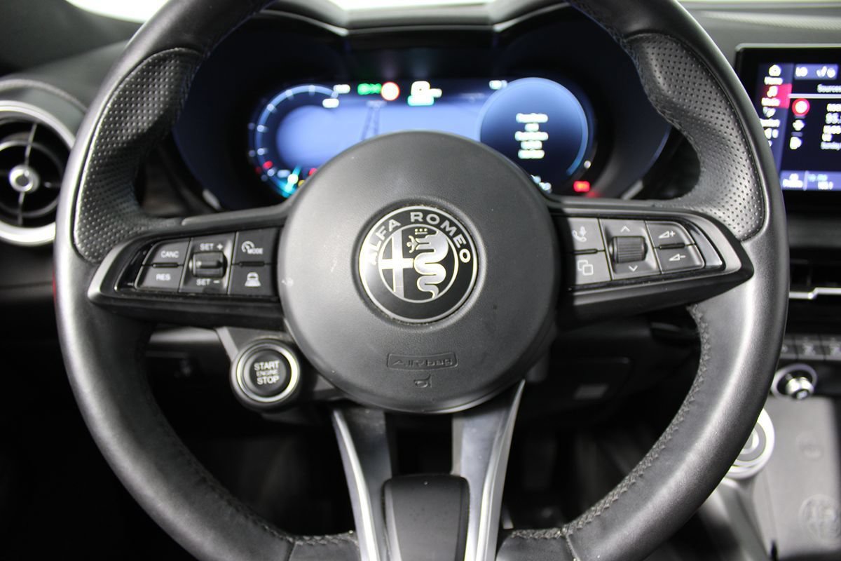 Used 2024 Alfa Romeo Tonale Ti AWD/4WD image 16