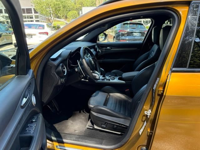 Used 2023 Alfa Romeo Stelvio Veloce AWD/4WD image 21