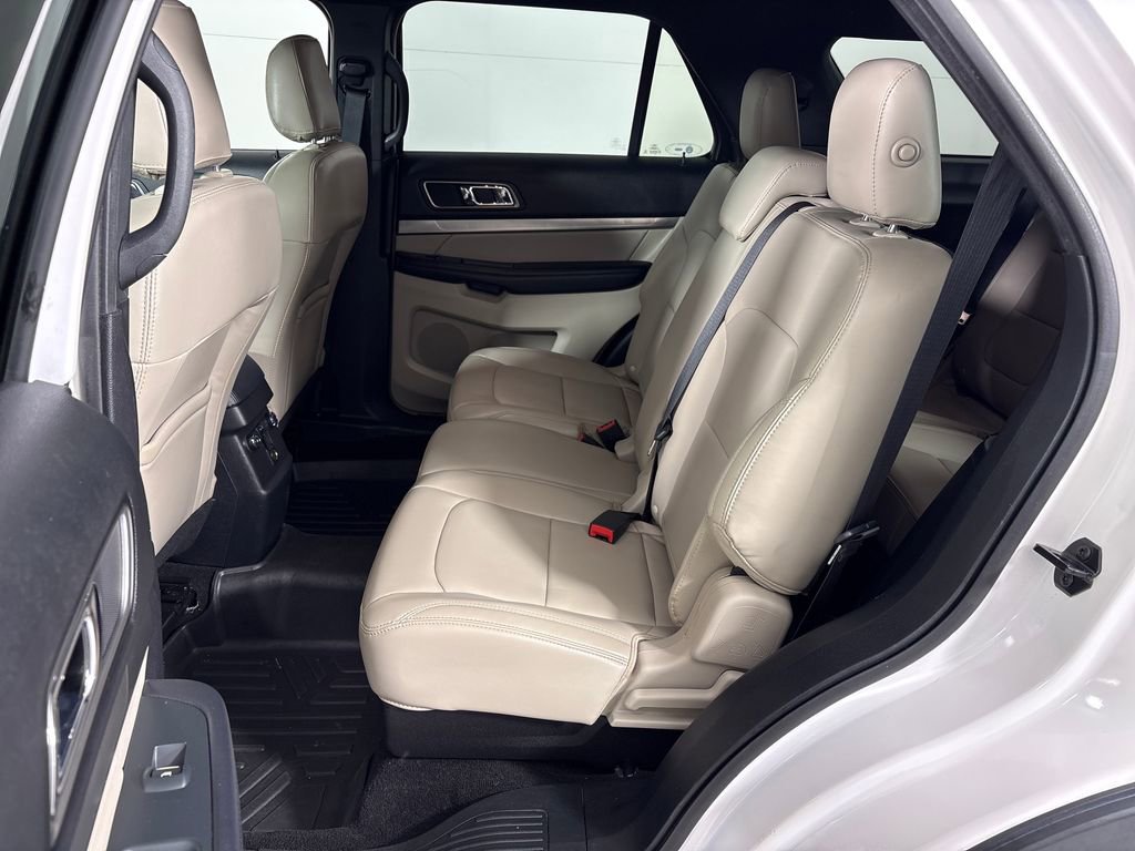 Certified 2019 Ford Explorer XLT w/ Equipment Group 202A image 31