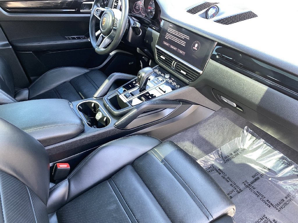 Used 2023 Porsche Cayenne w/ Premium Package AWD/4WD image 8