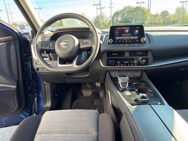 Used 2023 Nissan Rogue SV AWD/4WD image 16