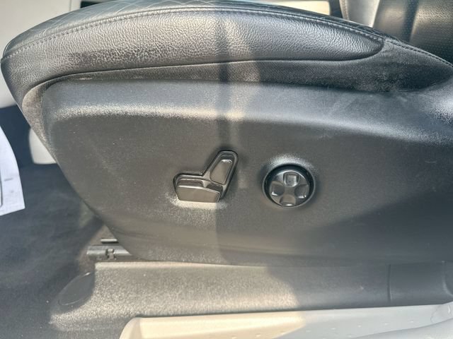 Certified 2022 Chrysler Pacifica Touring-L FWD image 14