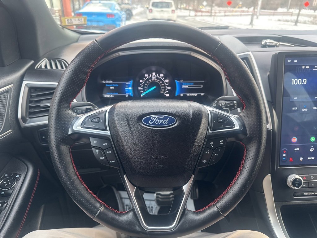 Used 2023 Ford Edge ST-Line w/ Class II Trailer Tow Package image 23