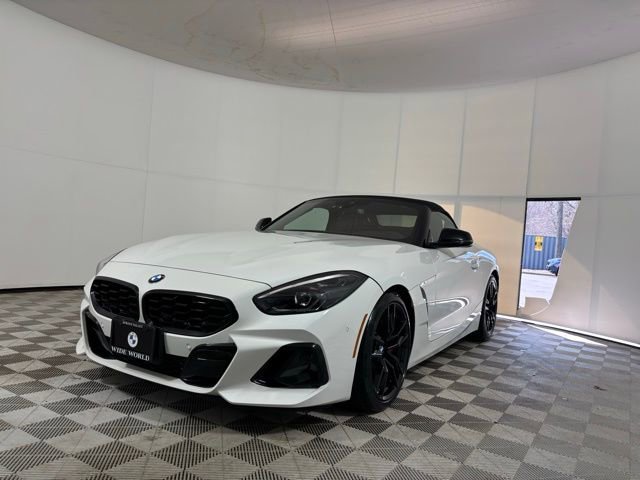 Used 2024 BMW Z4 M40i w/ Premium Package image 11