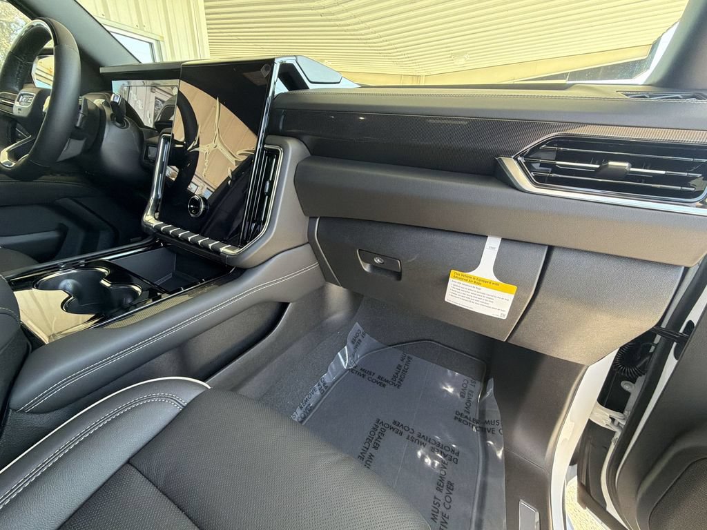 New 2026 GMC Yukon XL Elevation AWD/4WD image 37