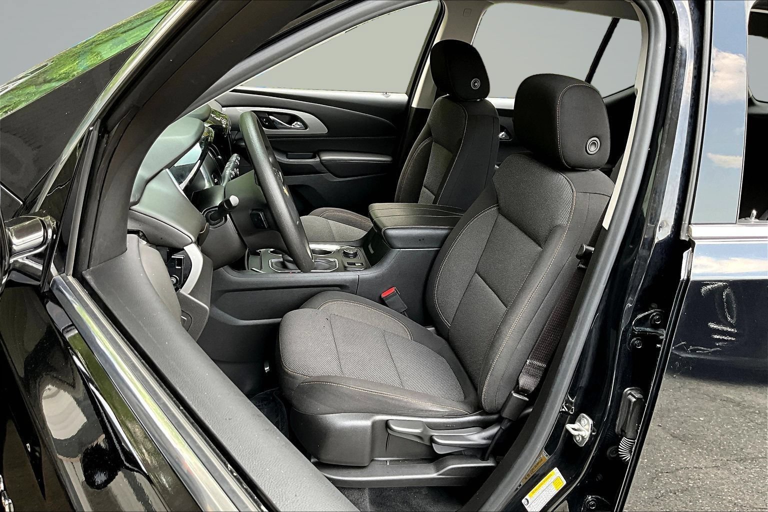 Used 2021 Chevrolet Traverse LS FWD image 20