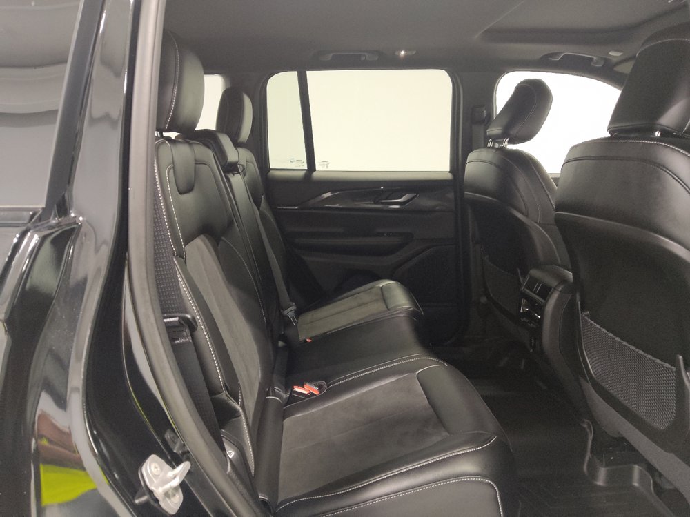 Used 2023 Jeep Grand Cherokee Altitude AWD/4WD image 19
