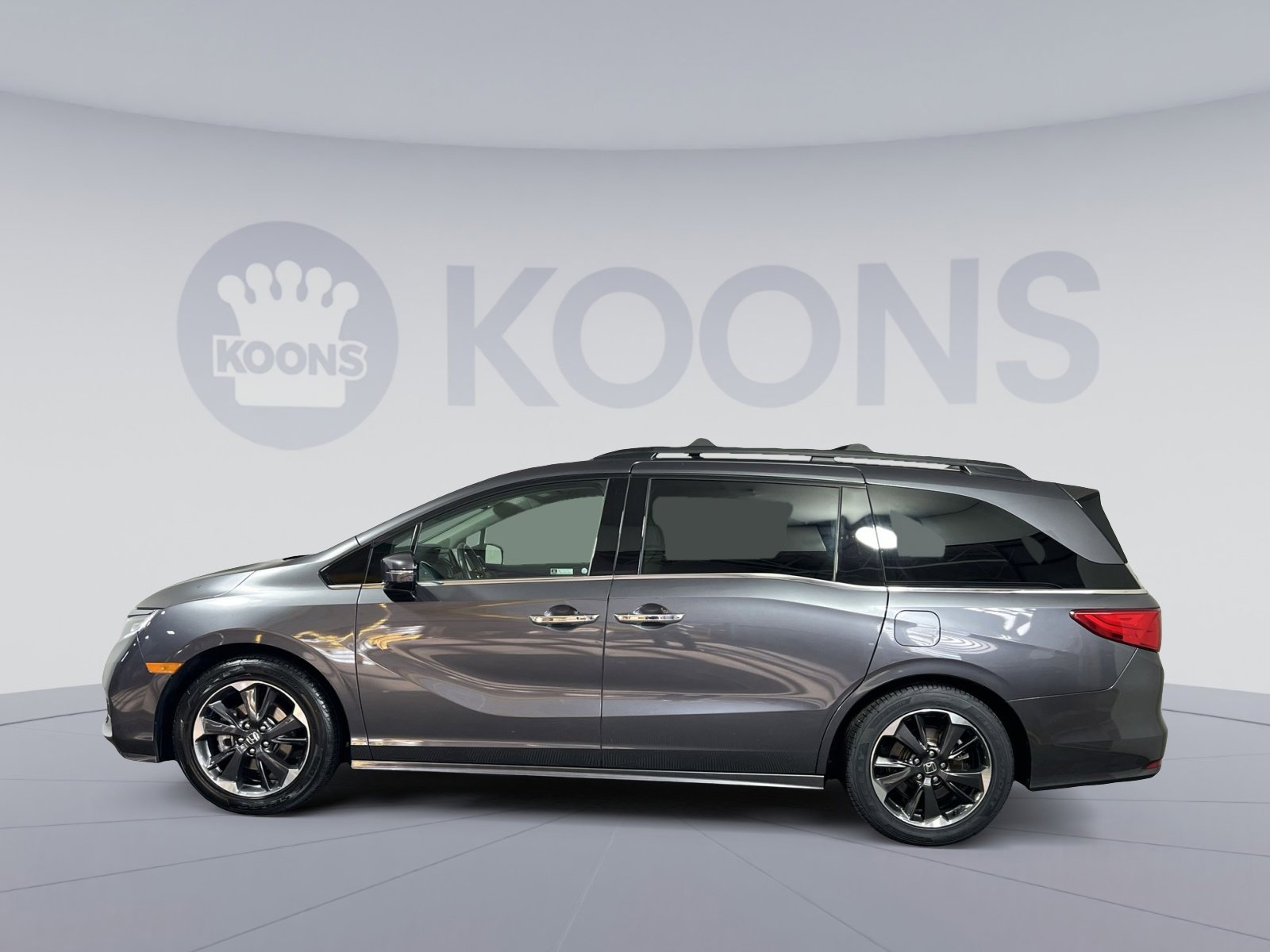 Used 2021 Honda Odyssey Elite image 2
