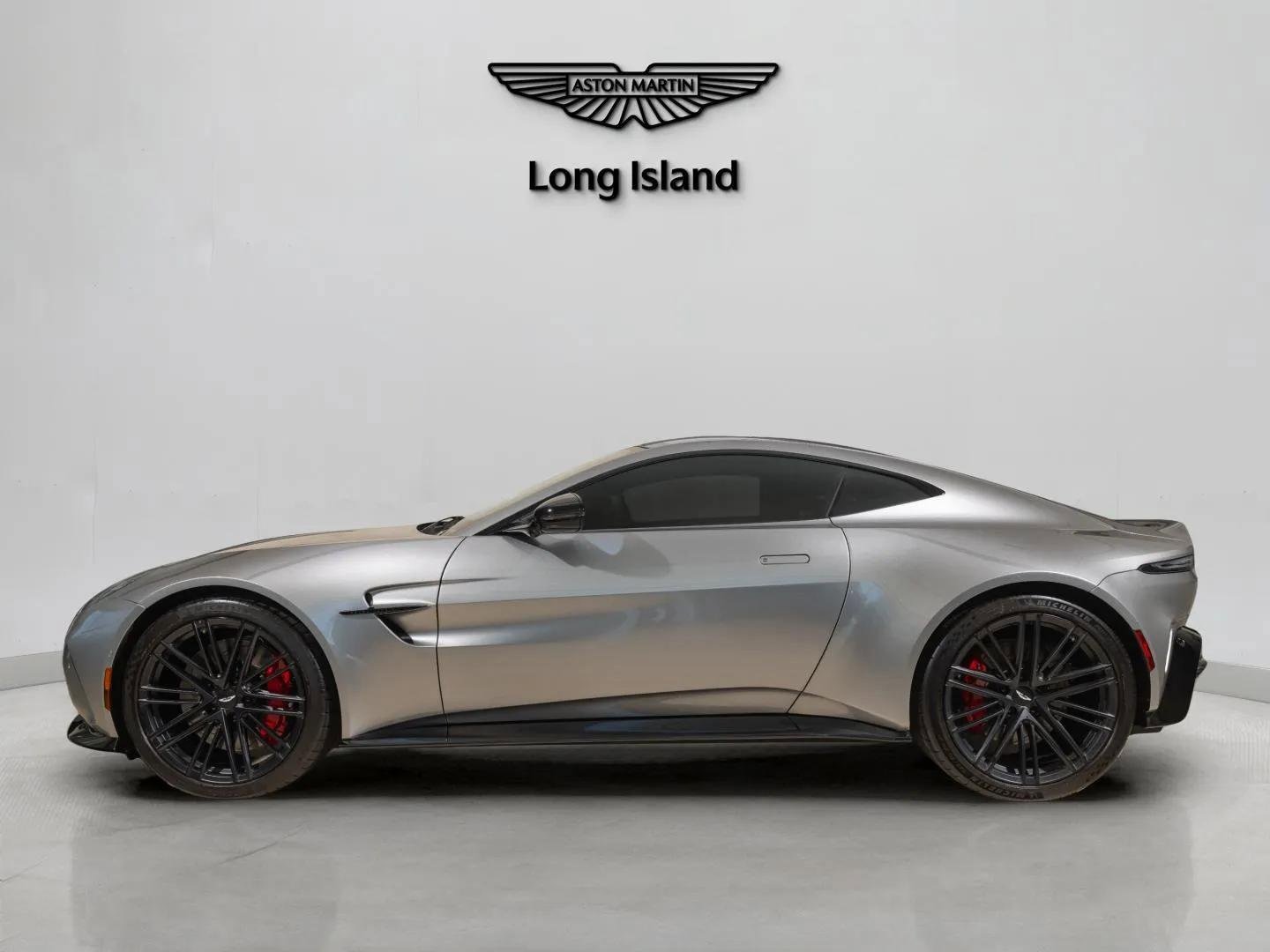 Used 2025 Aston Martin V8 Vantage Coupe image 7