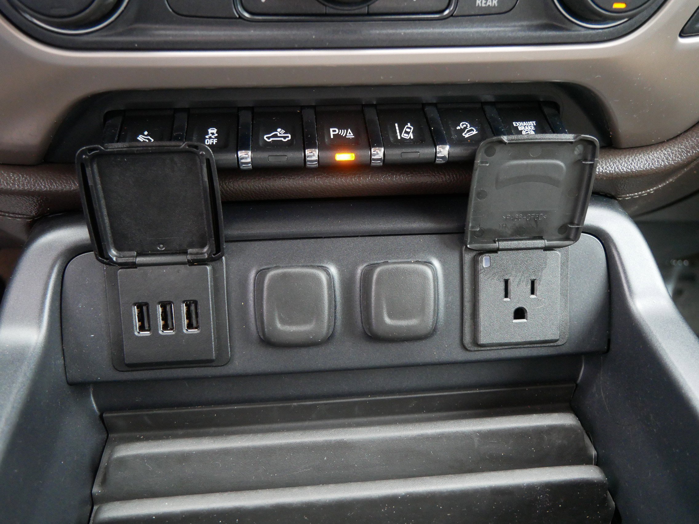 Used 2015 GMC Sierra 3500 Denali w/ Duramax Plus Package image 34