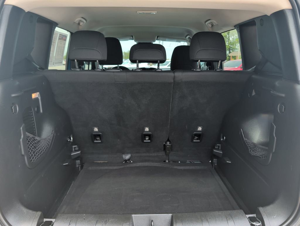 Used 2019 Jeep Renegade Latitude w/ Cold Weather Group AWD/4WD image 19