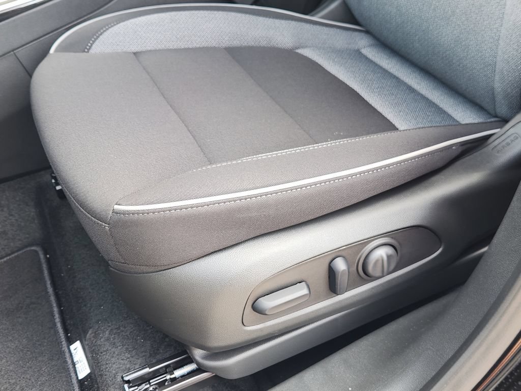 New 2026 Chevrolet TrailBlazer LT w/ Convenience Package FWD image 18