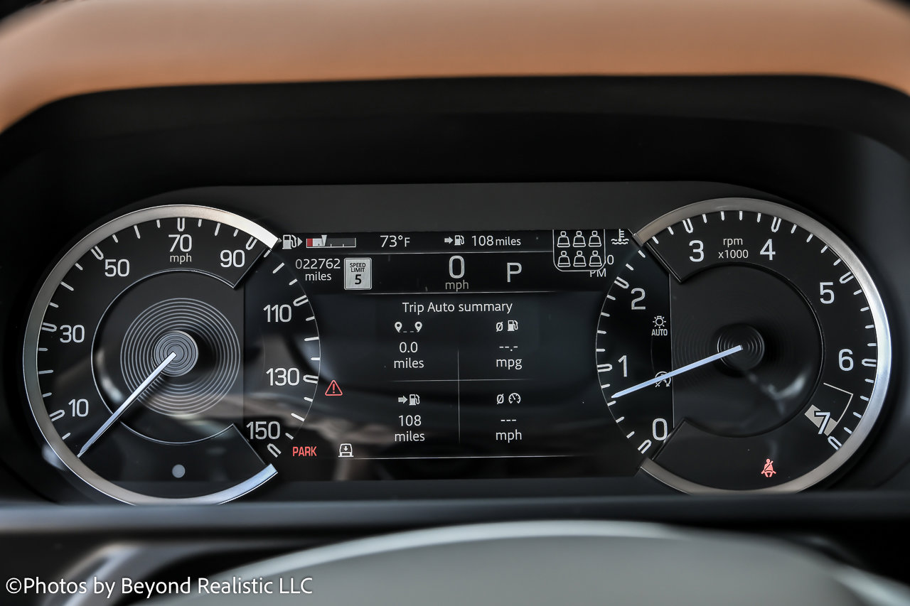 Used 2023 Land Rover Defender 130 SE image 32