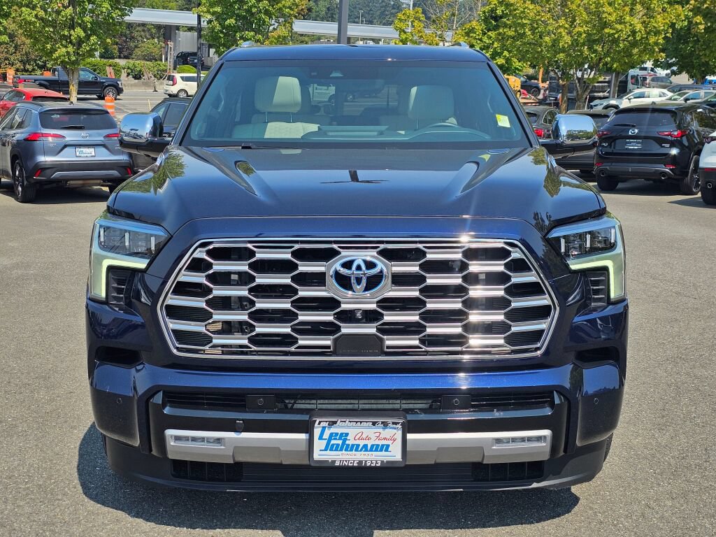 Used 2023 Toyota Sequoia Platinum AWD/4WD image 2