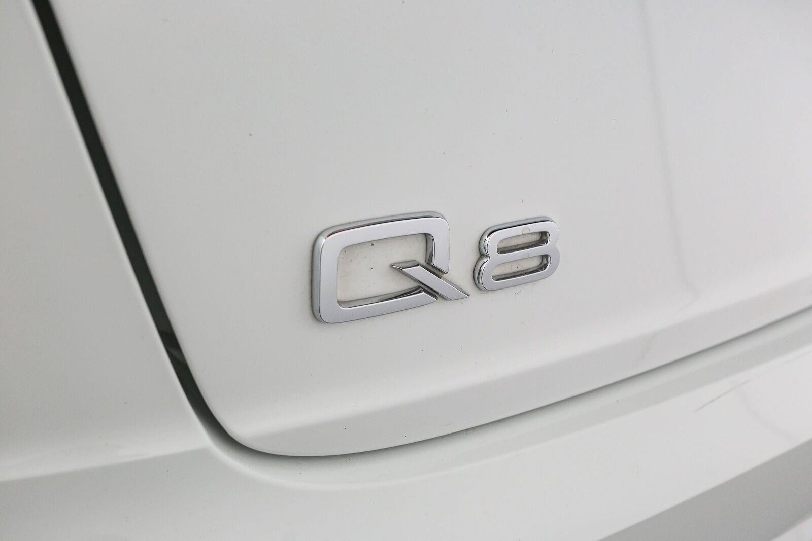 Used 2023 Audi Q8 Premium w/ Convenience Package AWD/4WD image 10