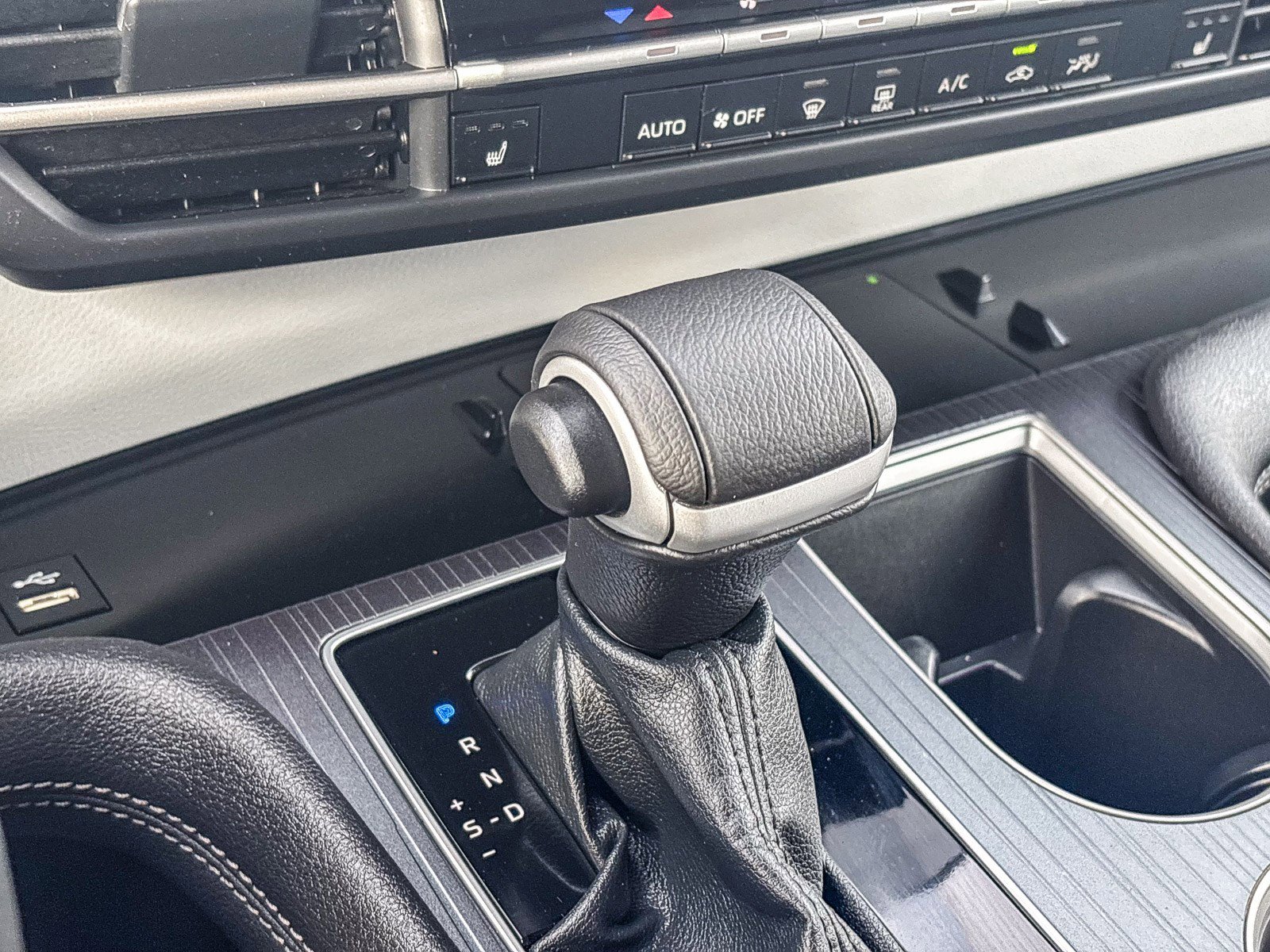 Used 2025 Toyota Sienna XLE image 26