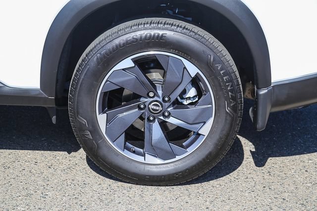 Used 2024 Nissan Rogue SV w/ SV Premium Package FWD image 12