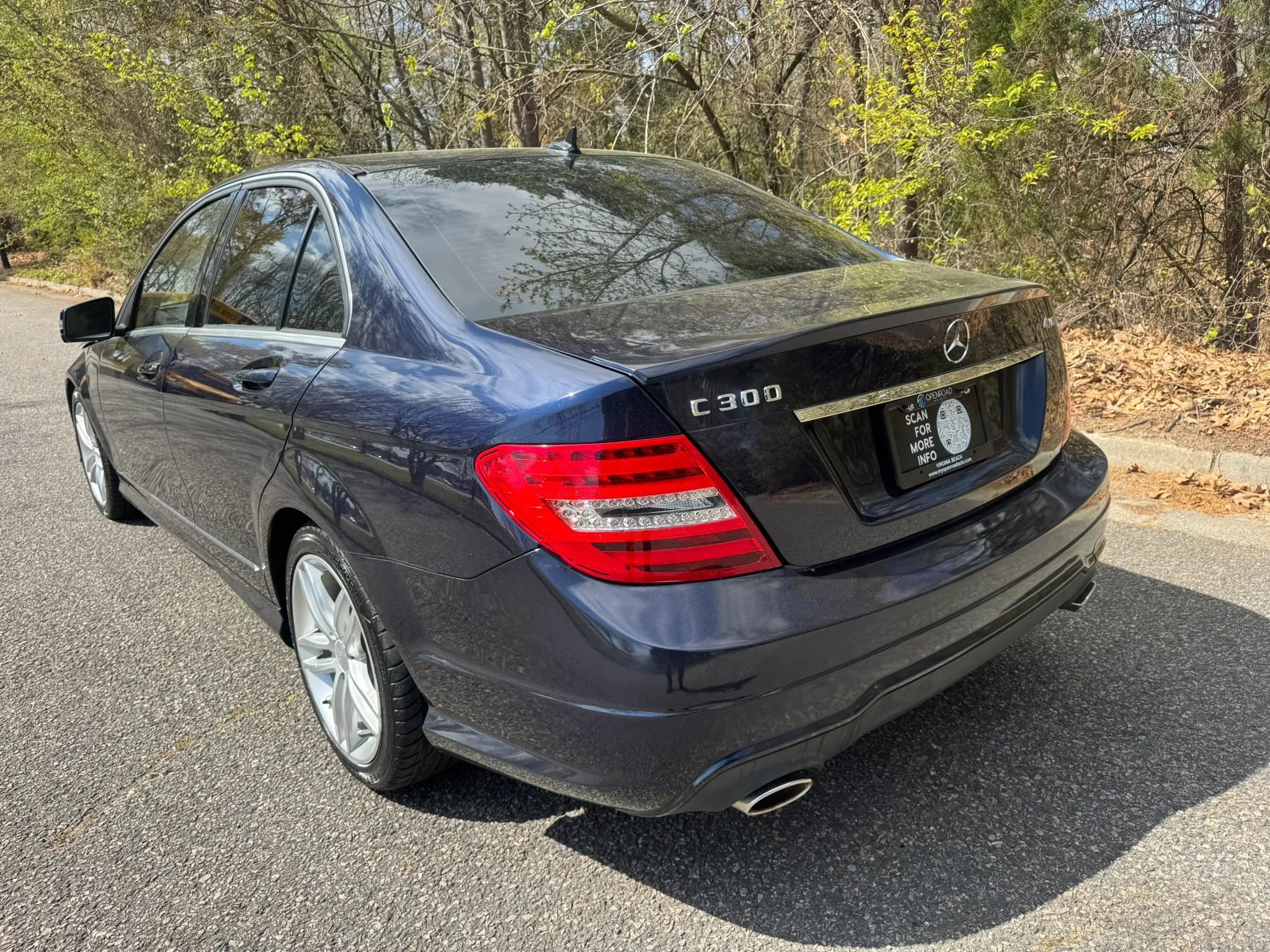 Used 2014 Mercedes-Benz C 300 4MATIC Sedan image 4