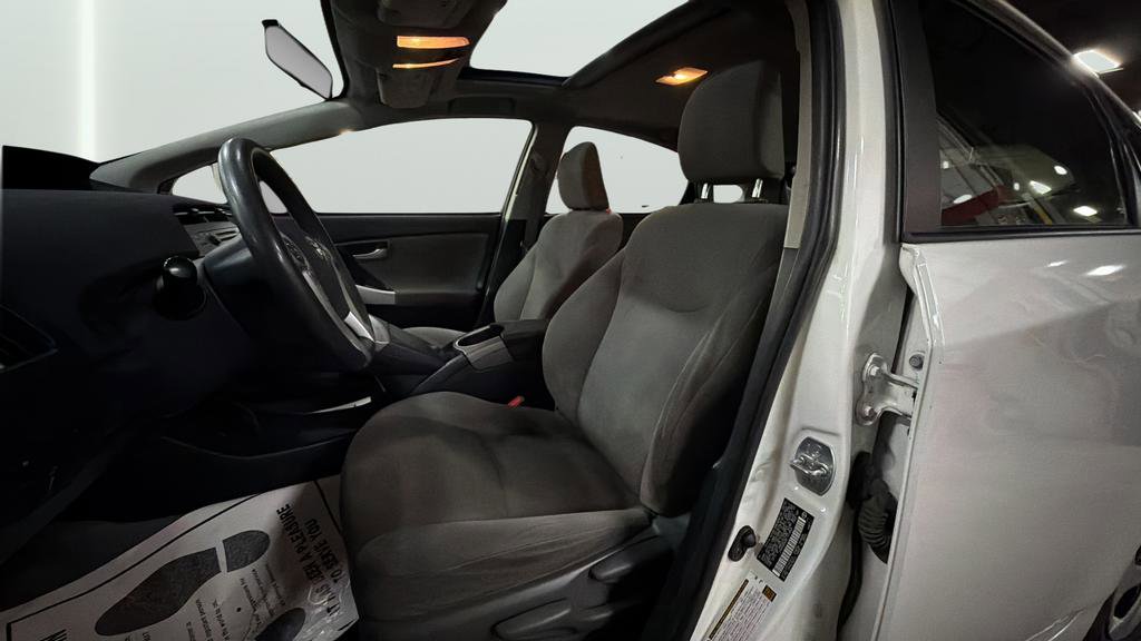 Used 2015 Toyota Prius Three w/ Solar Roof Package FWD image 22