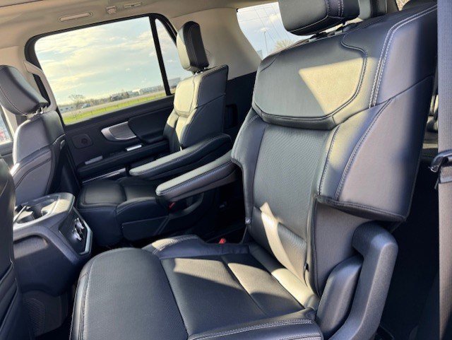 Used 2025 Ford Expedition Platinum w/ Driver's Package image 28