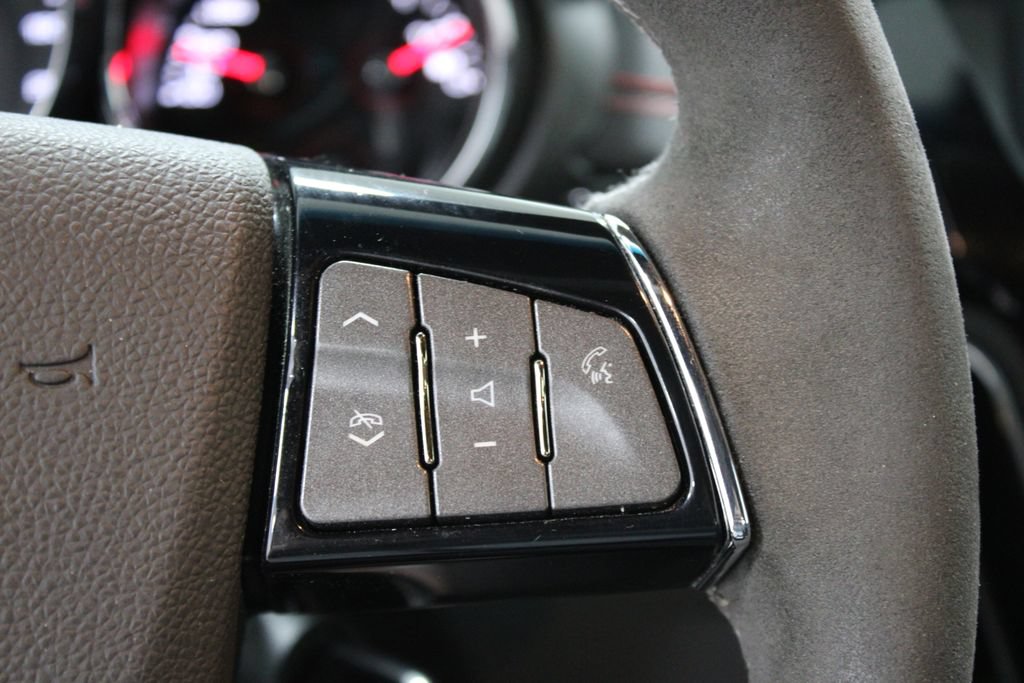 Used 2015 Cadillac CTS V RWD image 31