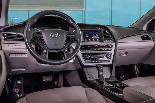 Used 2017 Hyundai Sonata SE FWD image 11