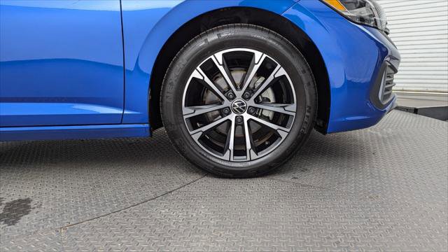 Used 2024 Volkswagen Jetta Sport image 31