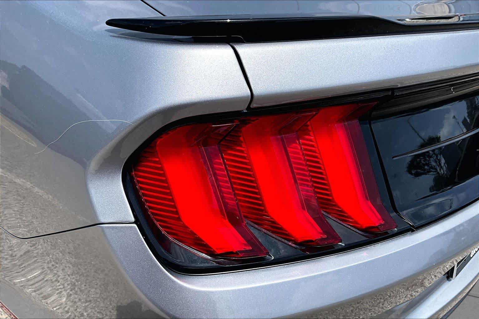Used 2020 Ford Mustang GT Premium w/ Equipment Group 401A RWD image 28