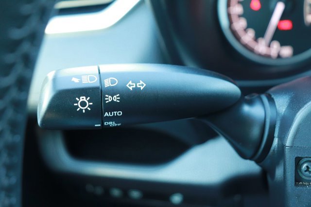 Used 2025 Toyota RAV4 XLE image 21