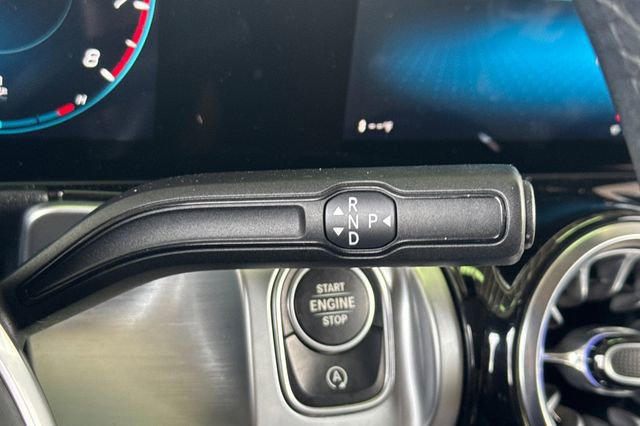 Used 2022 Mercedes-Benz GLB 250 image 32