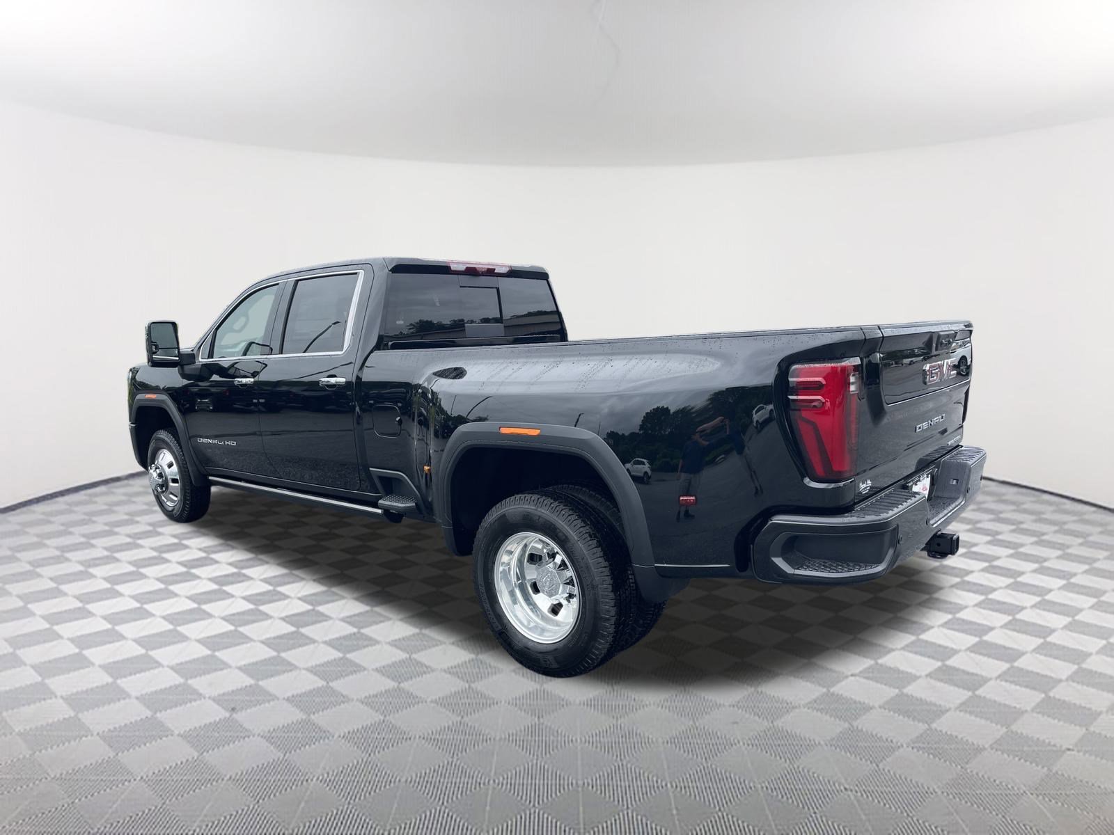 New 2026 GMC Sierra 3500 Denali w/ Denali Reserve Package image 3