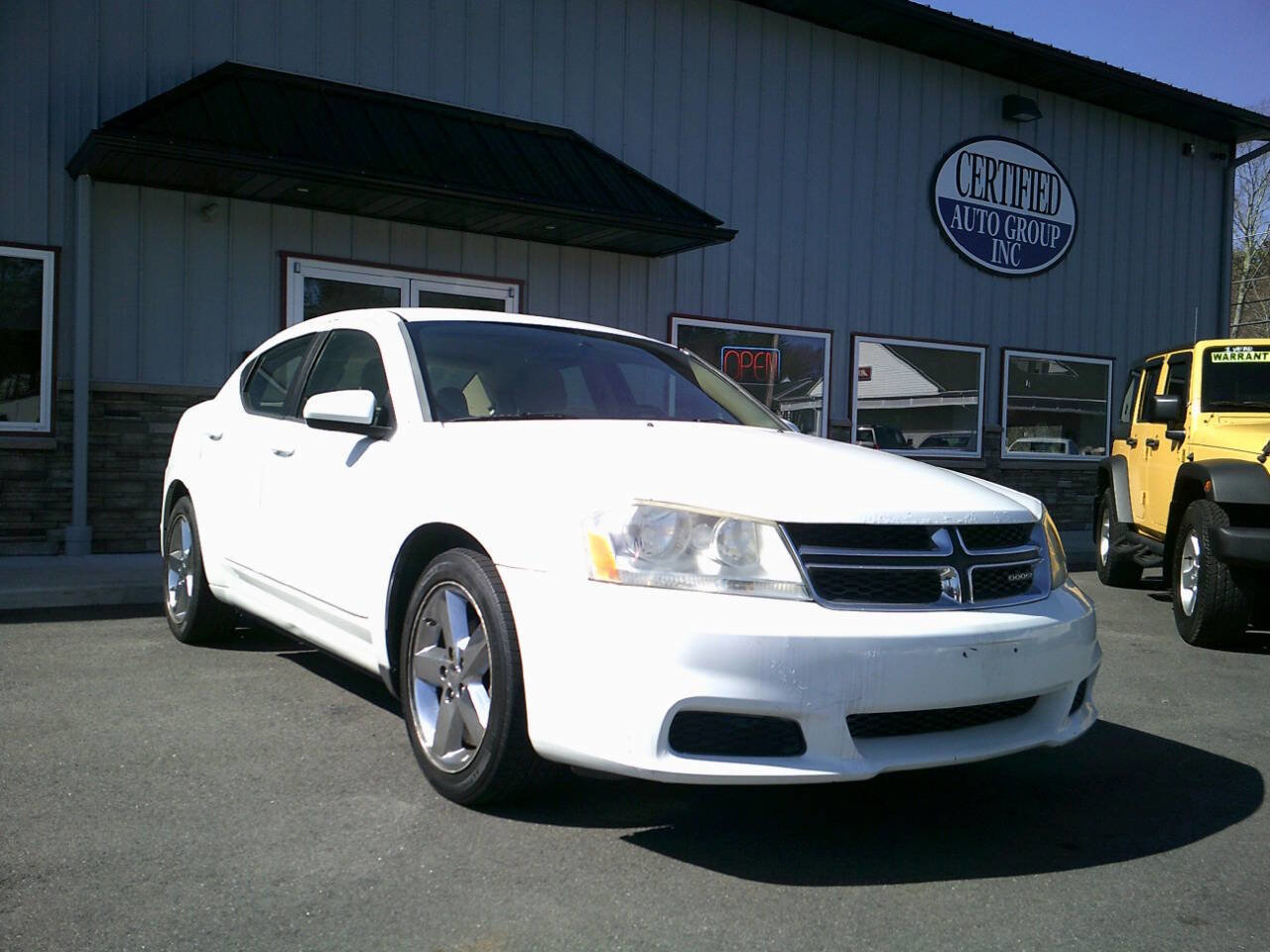 Used 2011 Dodge Avenger Mainstreet FWD image 1