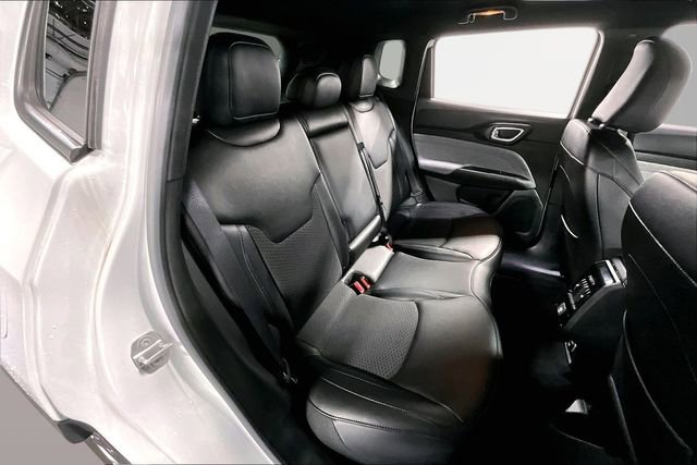 Used 2024 Jeep Compass Latitude image 25