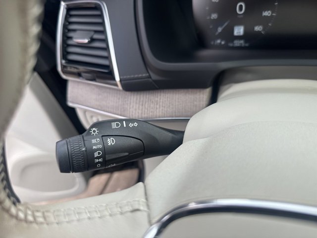 Used 2021 Volvo XC90 T6 Inscription w/ Lounge Package image 21