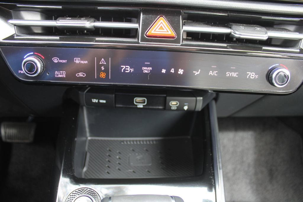 Certified 2024 Kia Niro EX image 42