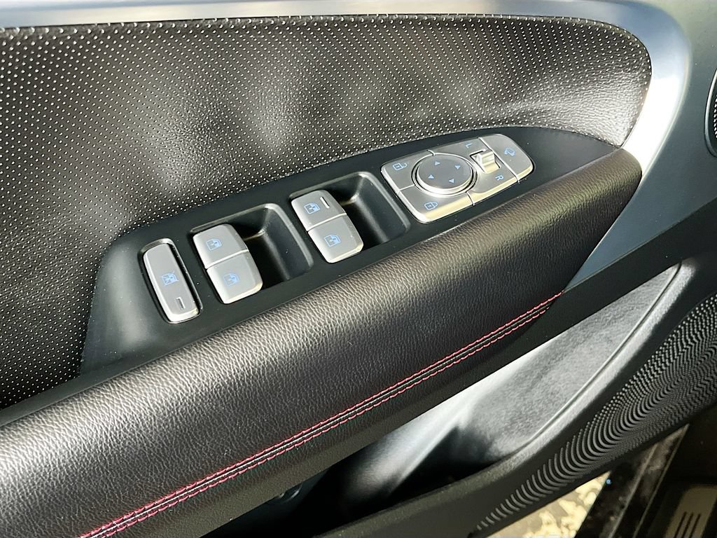 Used 2024 Genesis G70 3.3T Advanced AWD/4WD image 18