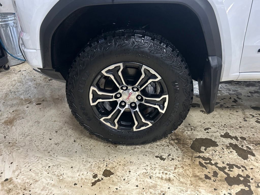 Certified 2024 GMC Canyon AT4 image 11