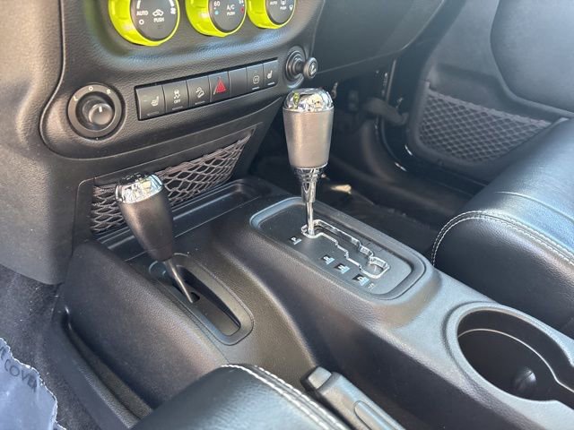 Used 2012 Jeep Wrangler Unlimited Rubicon image 15