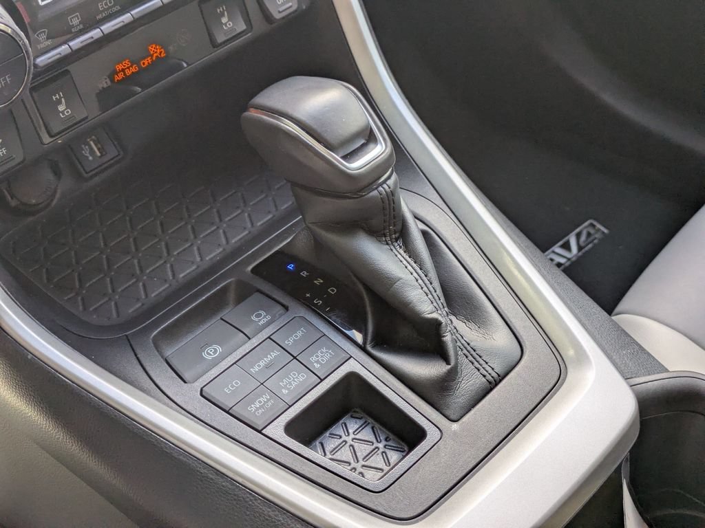 Used 2023 Toyota RAV4 XLE Premium AWD/4WD image 25