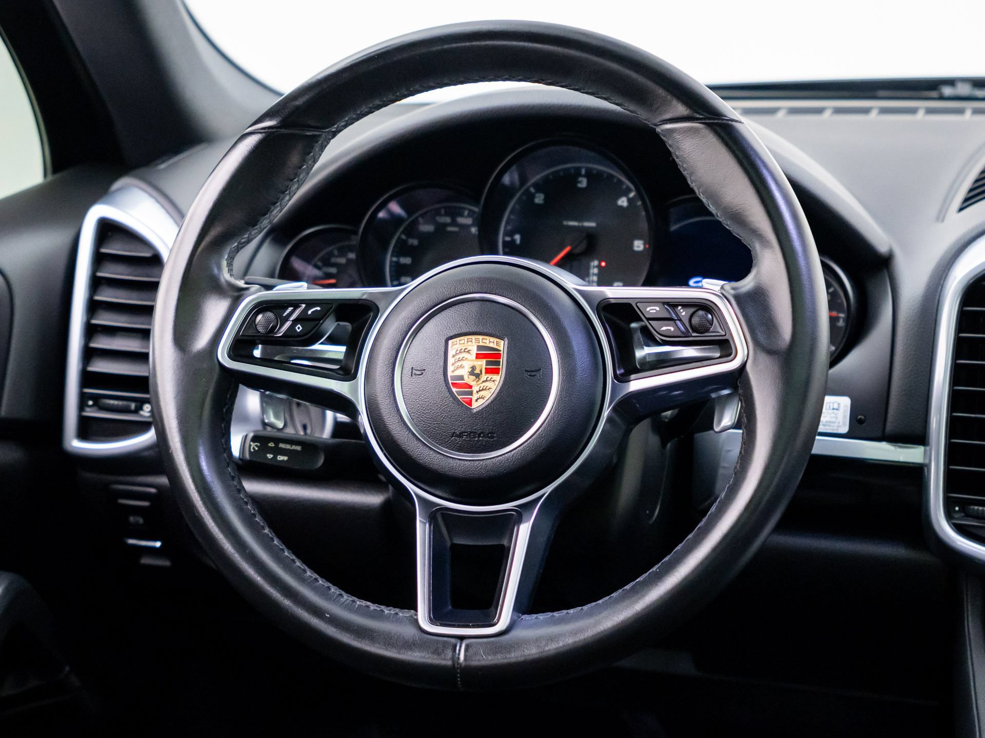 Used 2015 Porsche Cayenne Diesel AWD/4WD image 12