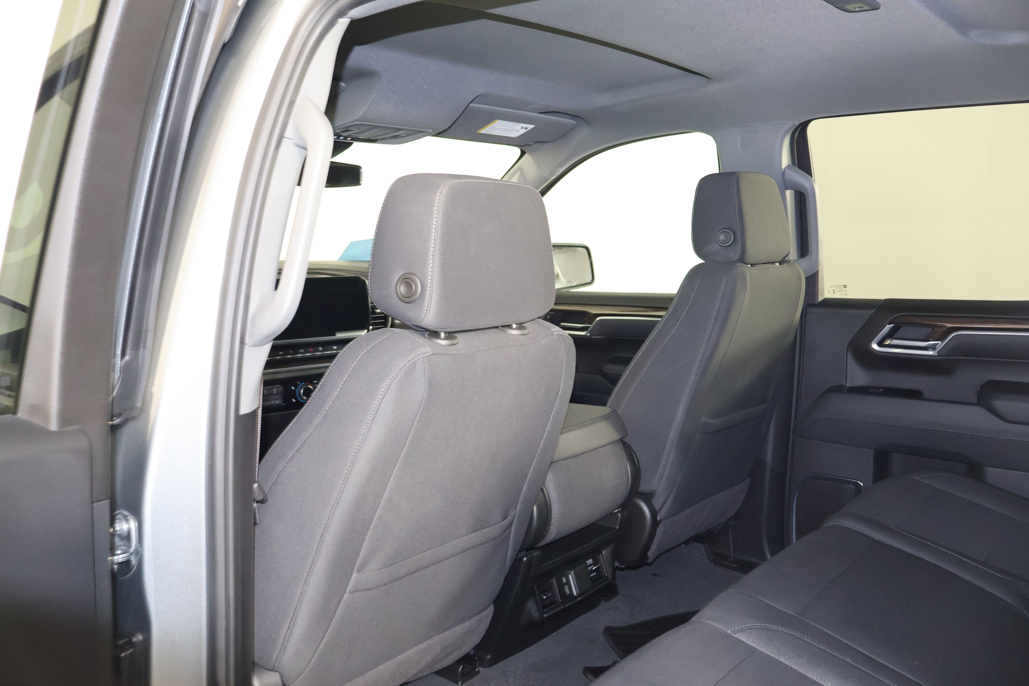 Used 2025 Chevrolet Silverado 1500 LT image 51