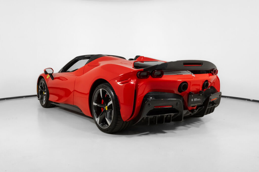 Used 2023 Ferrari SF90 Spider AWD/4WD image 7